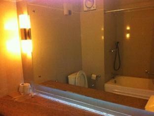 Hotel Broadway Srīnagar Esterno foto