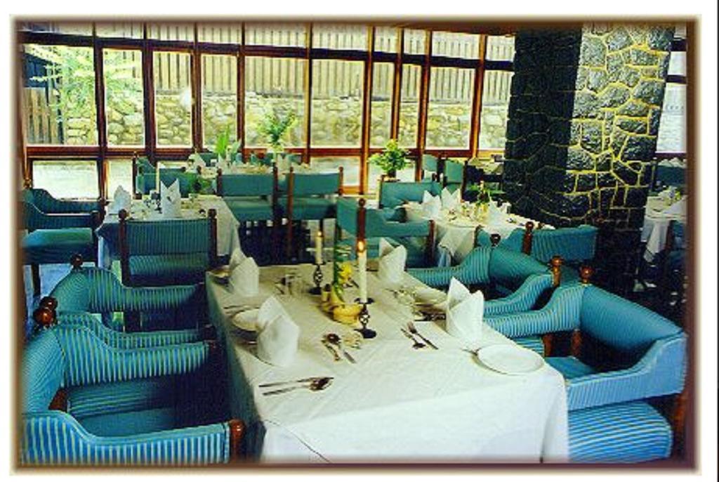 Hotel Broadway Srīnagar Esterno foto